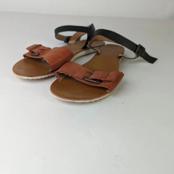 Dollhouse Strappy Sandals - 8 - Picture 7 of 8